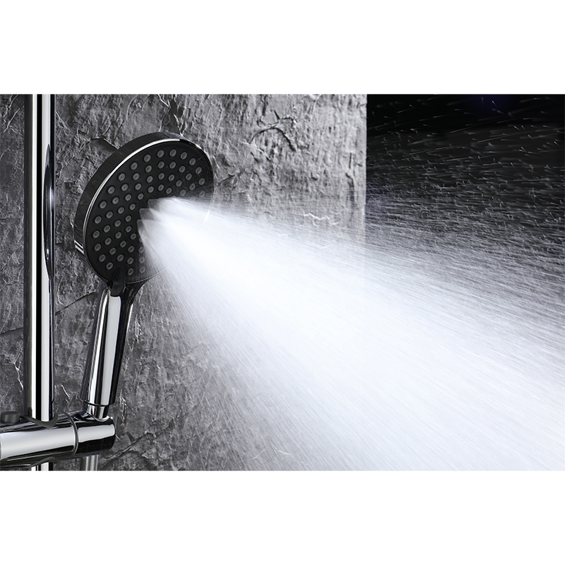 How can the water jet angle of a two-function alloy thermostatic shower head be optimized to increase the shower coverage area?